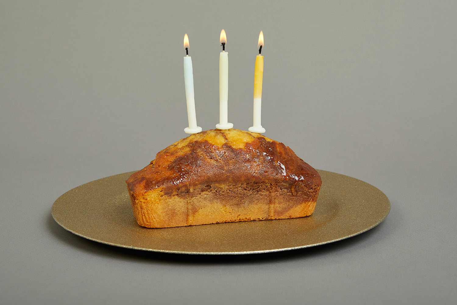 Gâteau d'anniversaire avec 3 bougies naturelles La Célébrette
